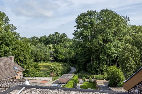 Foto - Verkocht: Unieke karakteristieke instapklare hoekwoning met maar liefst 235 m2 wonen én een vrij uitzicht op het groen in Simpelveld.